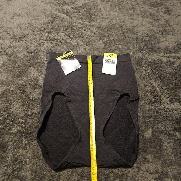 Tummy Seamless shapewear SzM - Picture 8 of 8